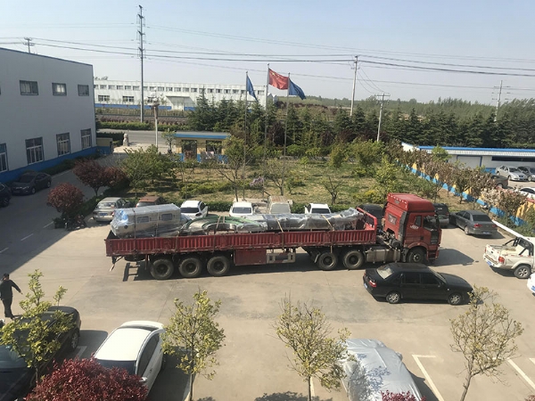 浸泡式洗箱機發(fā)貨